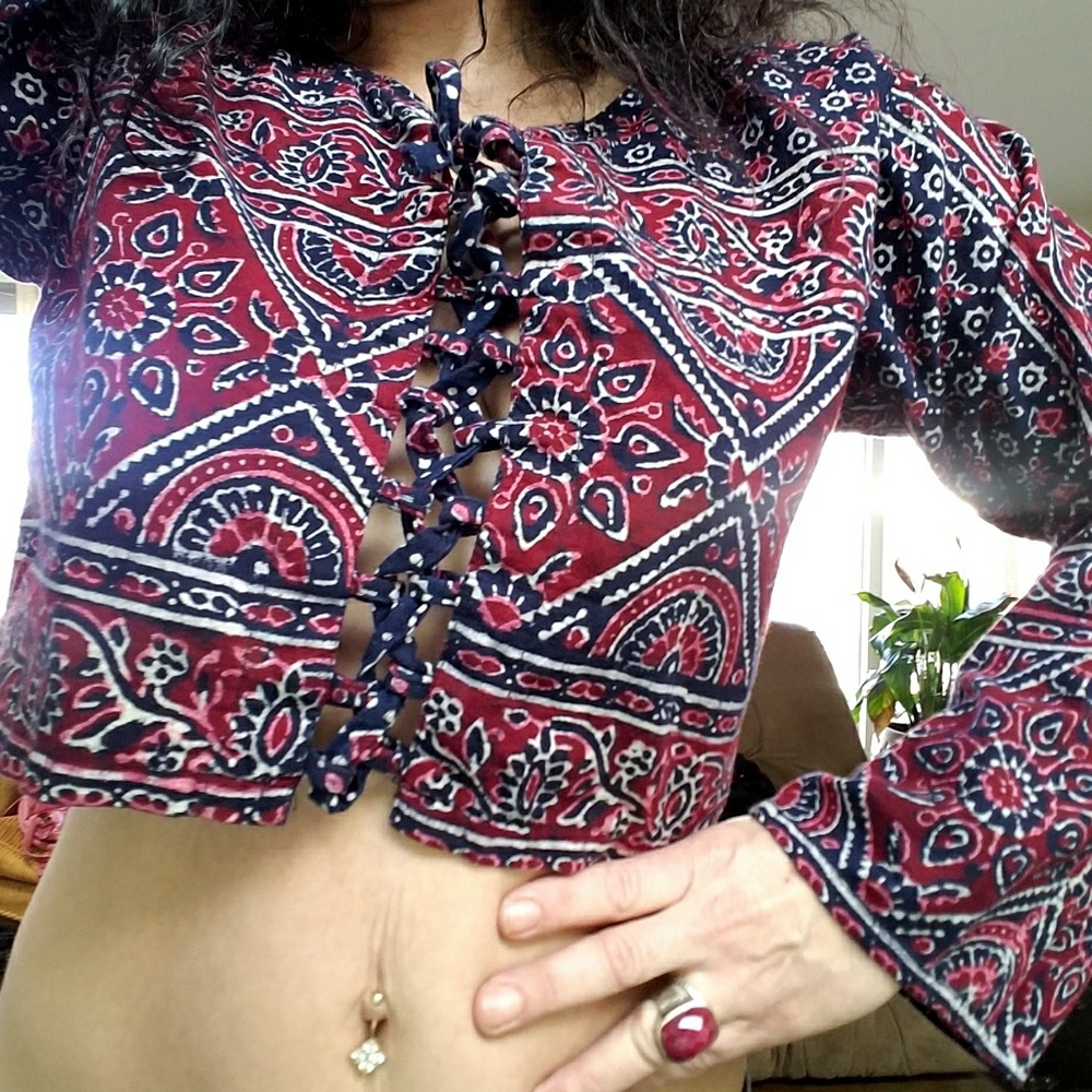 Vintage Batik Lace.up Crop Shirt small